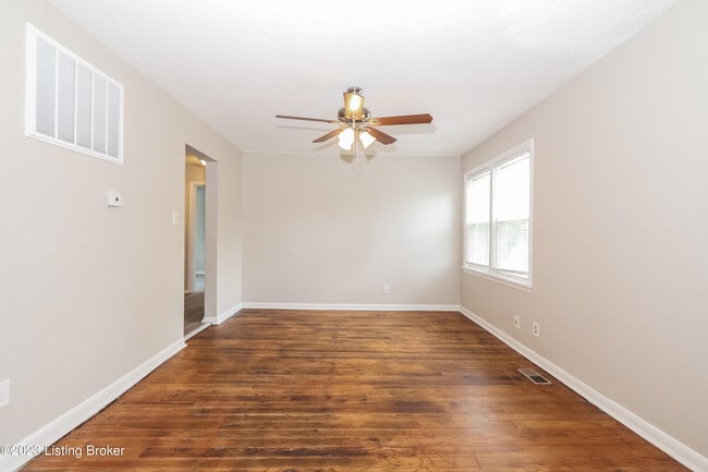 Building Photo - 6520 Estele Ave