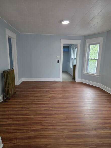 Building Photo - 563 Humboldt Pkwy