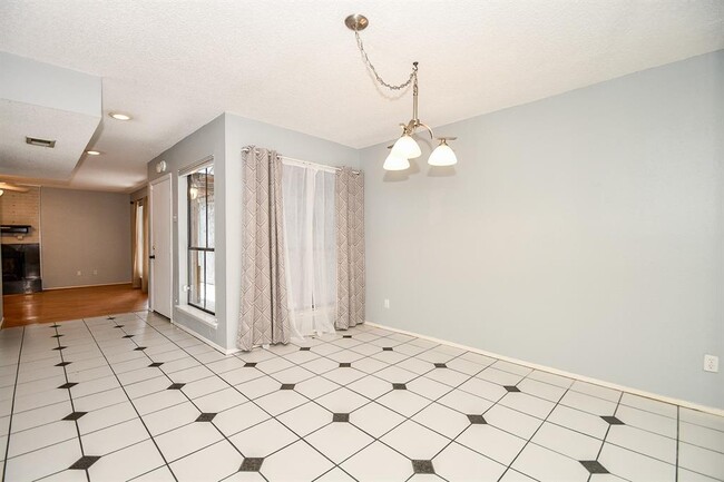 Building Photo - 3200 S Gessner Rd