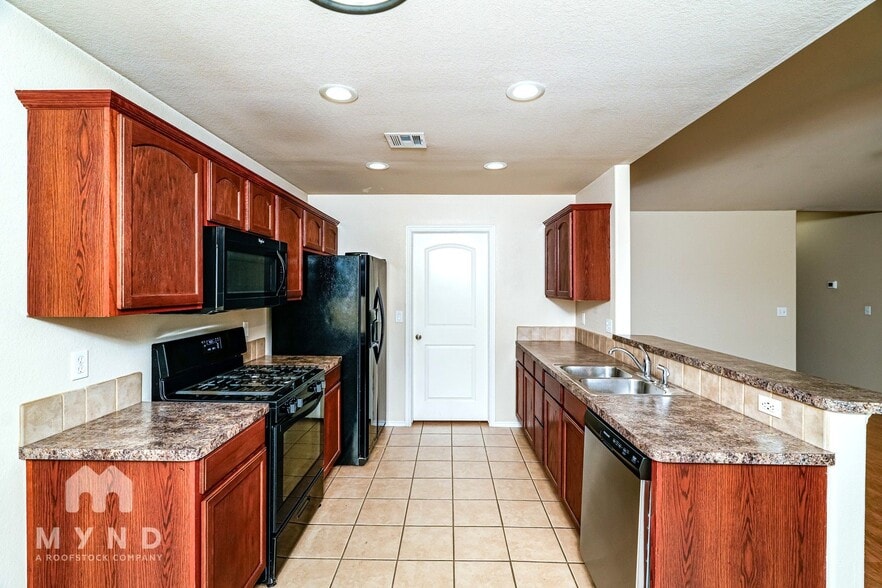 Building Photo - 14603 E 108th St N