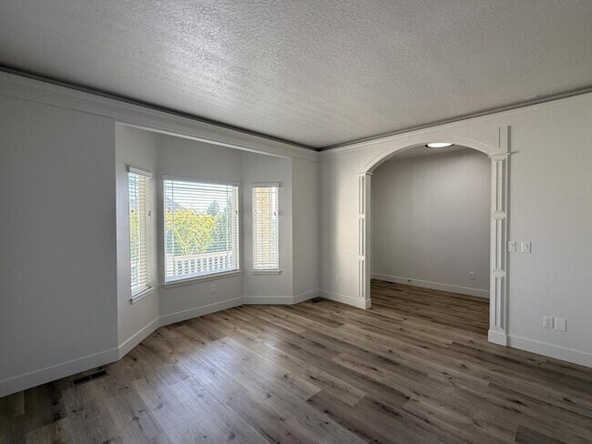 Building Photo - 152 W 4050 N