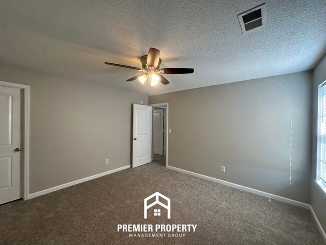 Building Photo - Spacious 3BR Cordova Home with Hardwood Floors, Garage & Fenced Yard