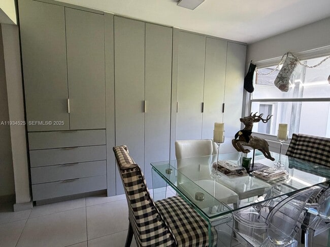 Building Photo - 441 NE 110th Terrace