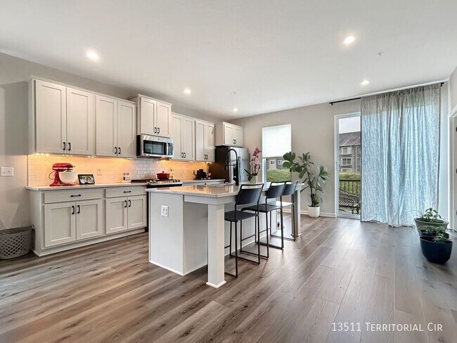 Building Photo - 13511 Territorial Cir N