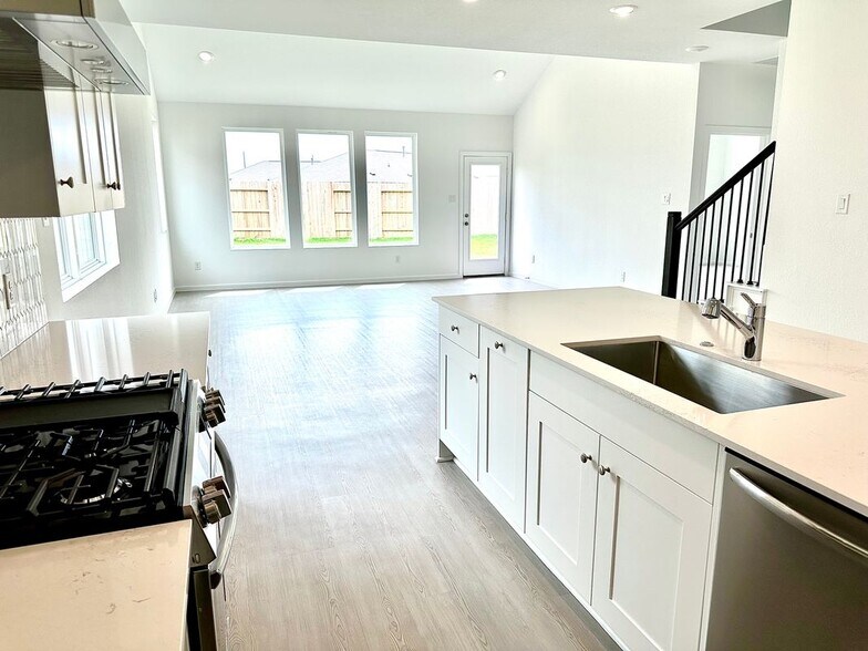 Building Photo - 26607 Woodland Strawberry Ln