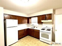 Building Photo - 909 Hermann Rd