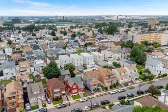 Building Photo - 725 4th St