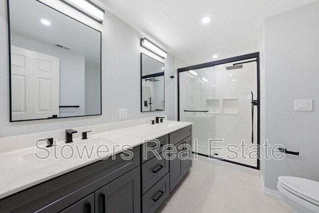 Building Photo - 350 Bellflower Dr