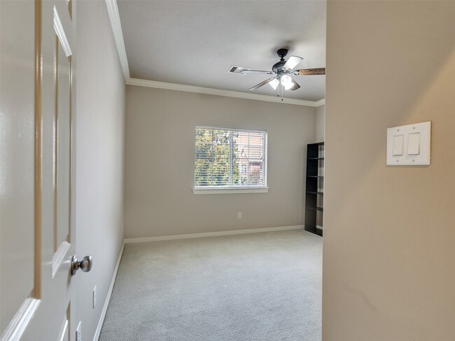 Building Photo - 1502 Olive Pl