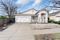 Building Photo - 27 Silver Poplar Ct