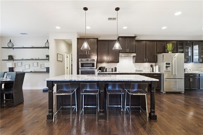 Building Photo - 2530 Maple Ridge Ln