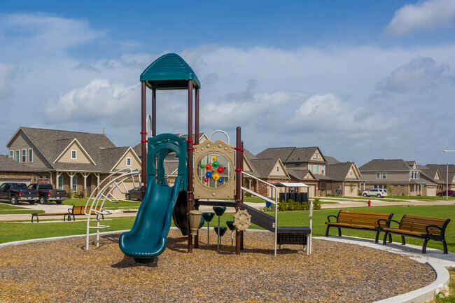 Plyground - Bay Colony West