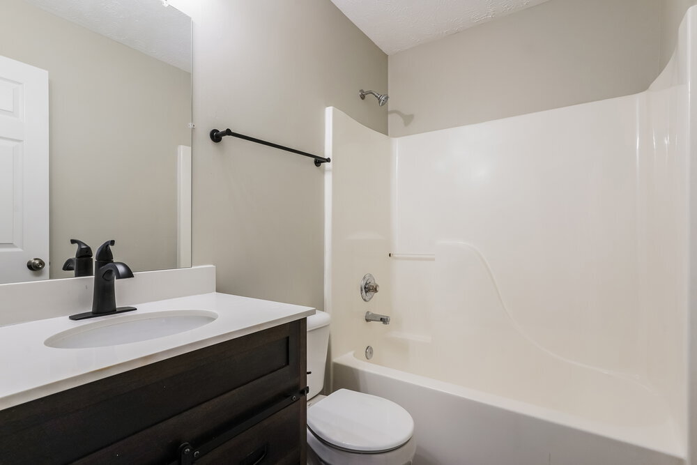 Building Photo - 2121 Hamilton Glen Pl