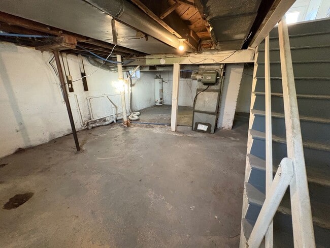 Building Photo - Charming 3-bedroom home located in the heart of Dayton