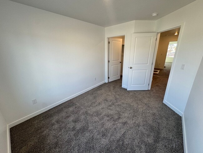 Building Photo - Reduced security deposit!!  Brand New Long Valley Town home!!