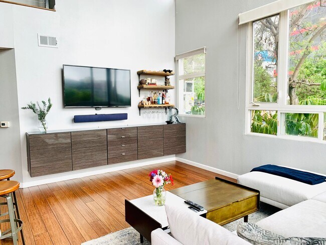 Building Photo - Live in the Heart of Little Italy! GORGEOUS 2BD/2BA Condo w/ Loft!