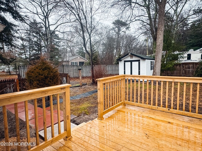 Building Photo - 827 Rogers St