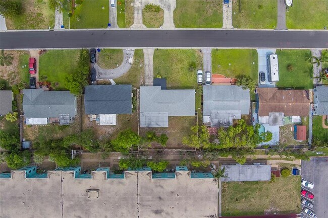 Building Photo - 11424 79th Ave