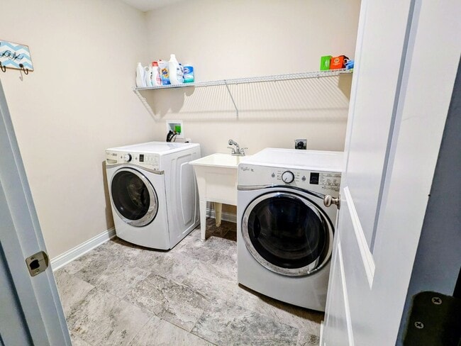 Building Photo - 241 Butterfield Dr