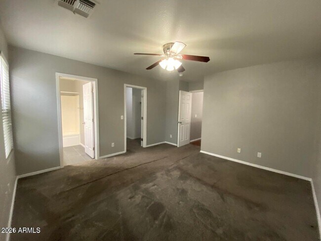 Building Photo - 1117 E Arabian Dr