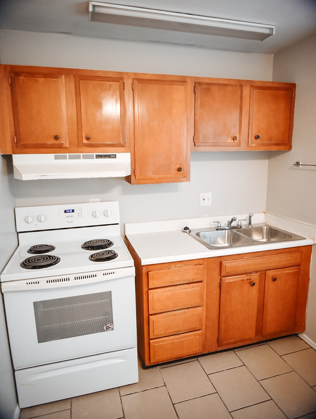 Building Photo - 4700 Walnut Grove Ave