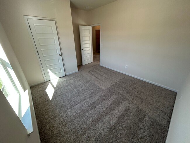 Building Photo - New 4/2.5 House in Longbrook $1,995