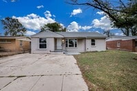 Building Photo - 1222 E Del Mar St