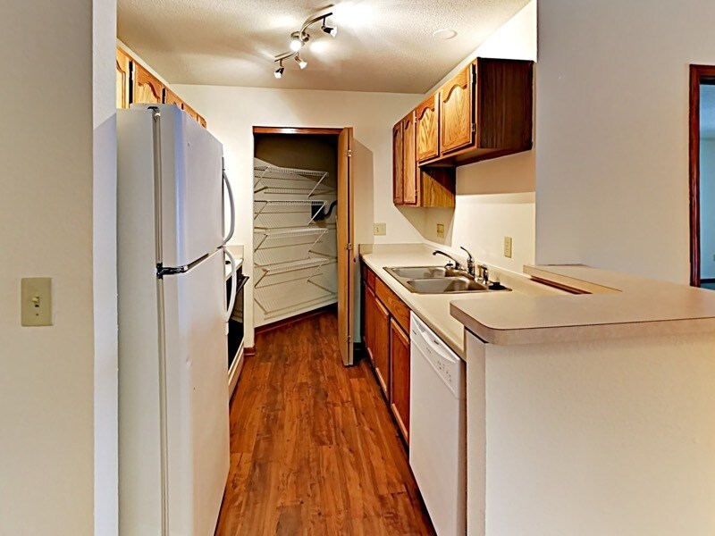 Willow Brook Greens Apartments 17465 W River Birch Dr Brookfield WI