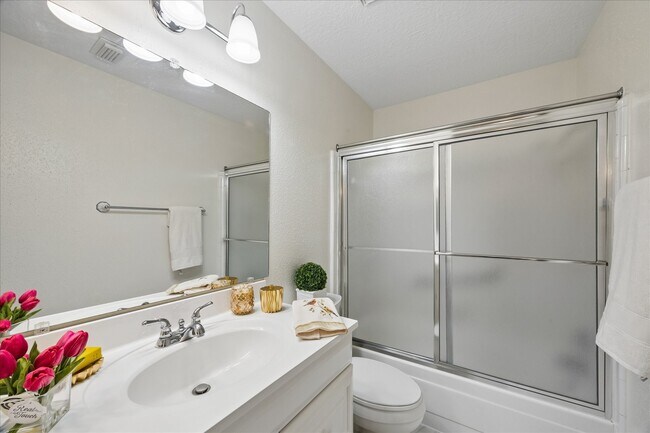 Building Photo - 711 Flower Field Ct