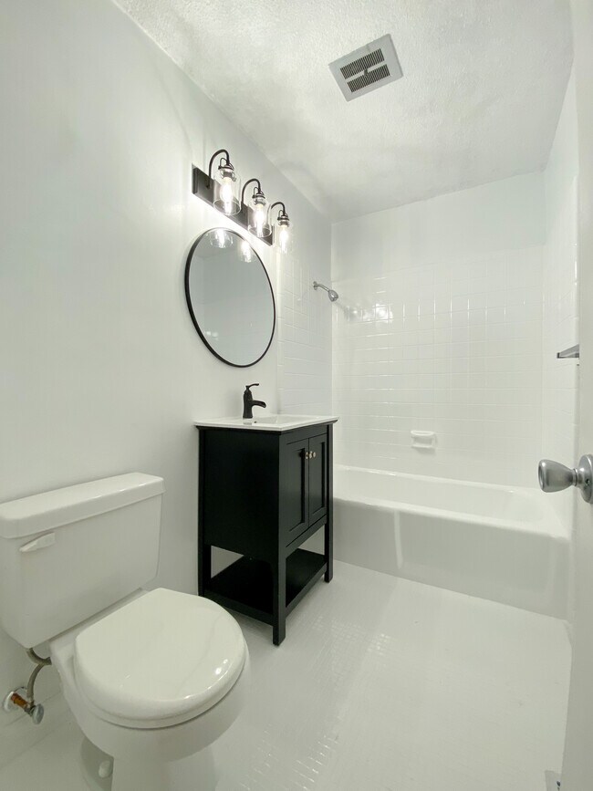 upstairs bathroom (newly remodeled) - 506 N Greensboro St