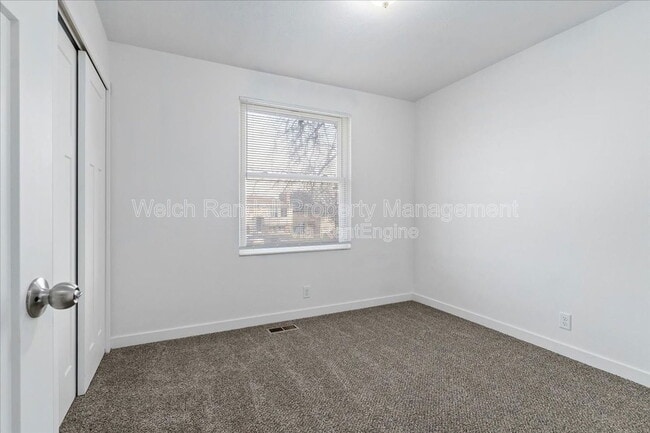 Building Photo - 3757 W Clermont Dr