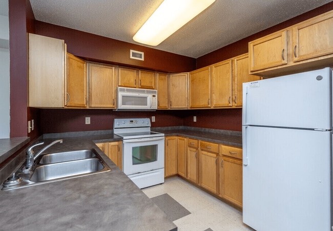 Kitchen - Lofts On Fourth