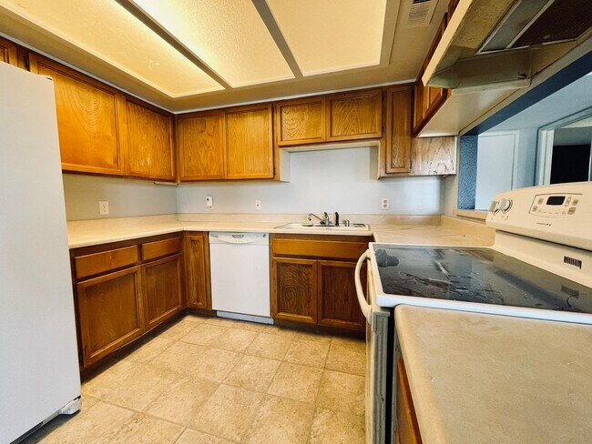 Building Photo - 3716 Snorkel Cir