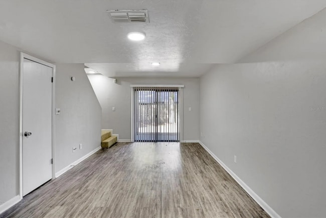 Building Photo - 915 SW 61st St