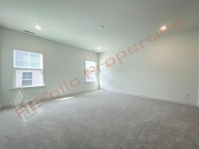 Building Photo - Beautiful Brand New 4 Bedroom, 3 Bathroom ...
