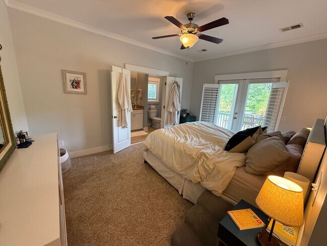 Building Photo - 3 Bedroom 2.5 Bath House in Moultrie Park ...