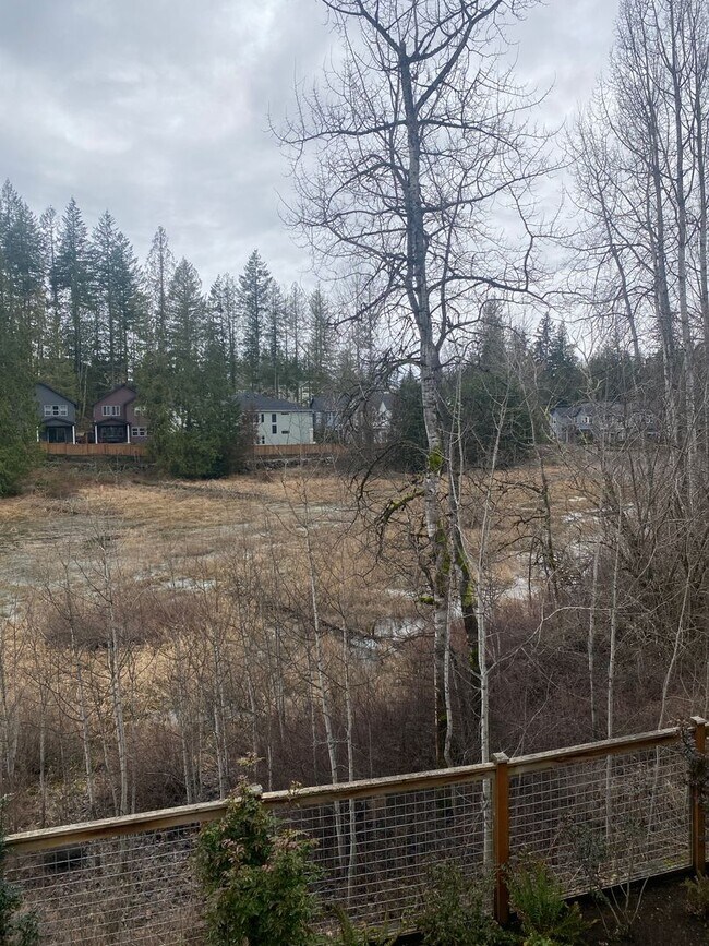 Building Photo - 4 Bedroom Home in the Heart of Sammamish! ...
