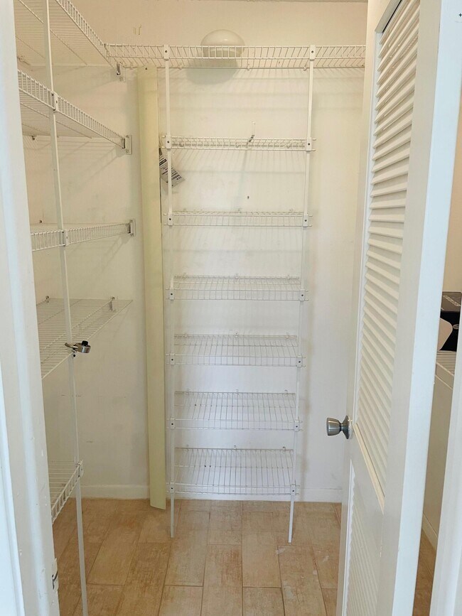 Building Photo - 4080 Tivoli Ct