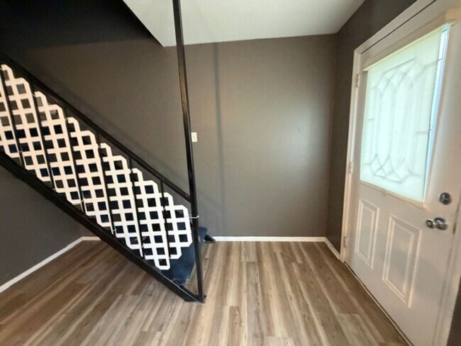 Building Photo - 7489 Hazelcrest Dr