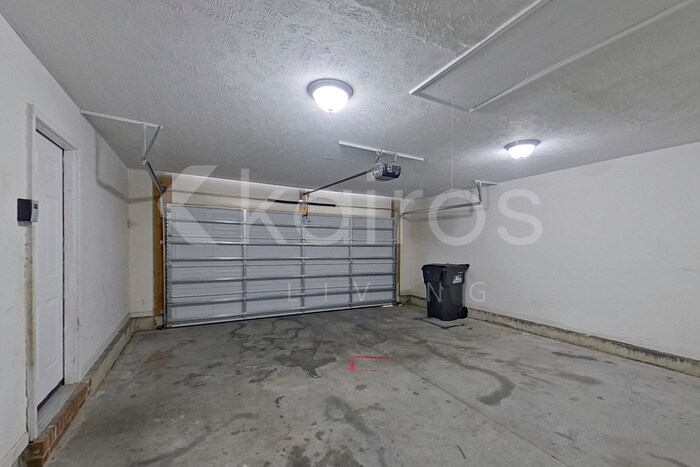 Building Photo - 150 Chapel Hill Dr