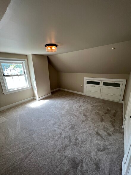 Bedroom 3 - 3935 Burwood Ave