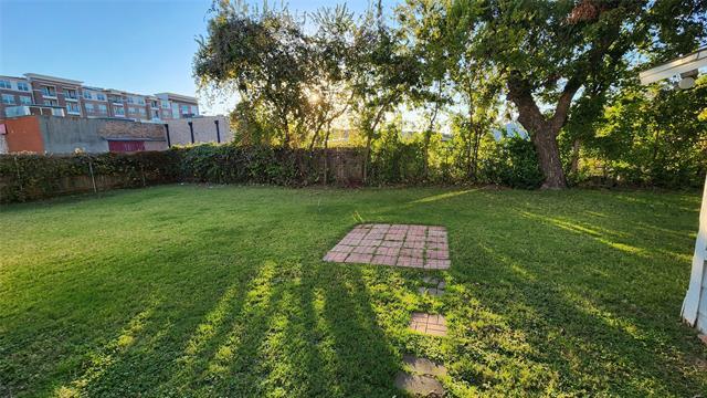 Building Photo - 145 N Kealy Ave