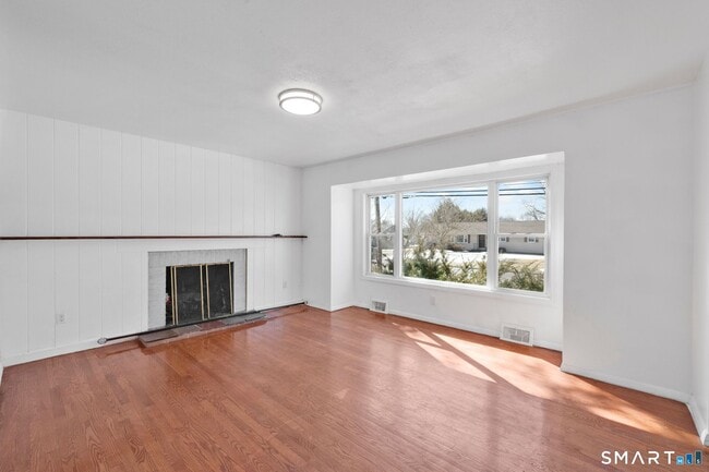 Building Photo - 178 Kelly Rd