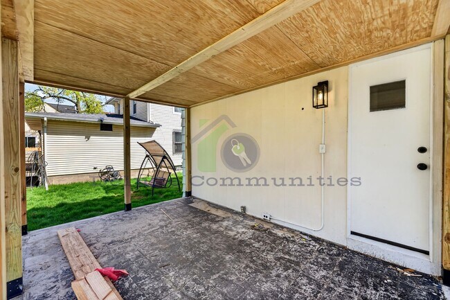 Building Photo - 851 Worden St SE