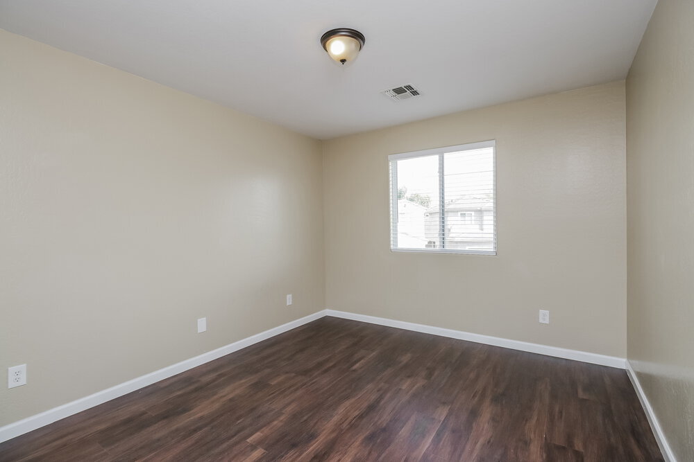 Building Photo - 1635 S Wildrose