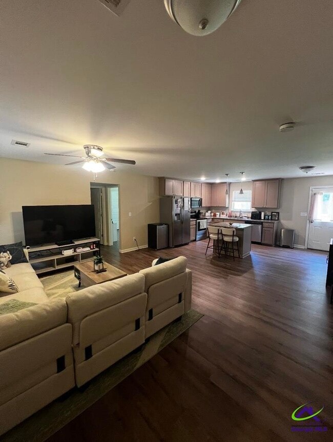 Building Photo - 225 Addison Ln