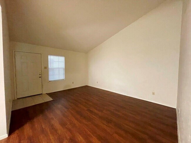 Building Photo - 4508 Dorsett Oaks Cir