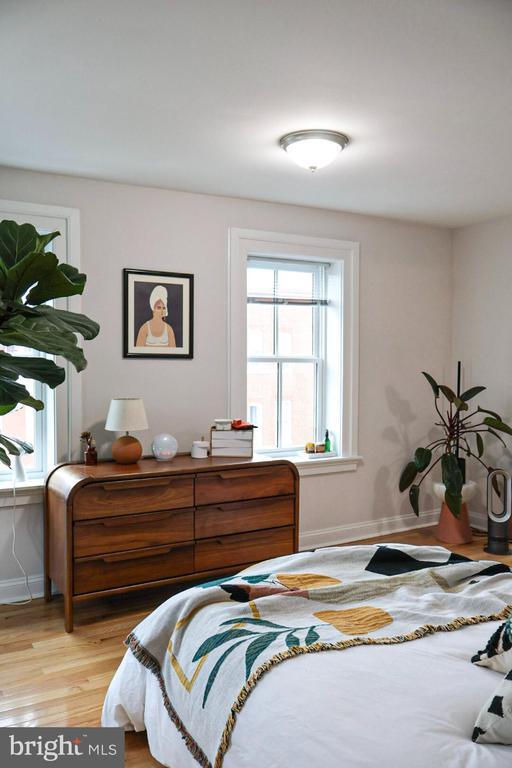 Building Photo - 1734 Bolton St