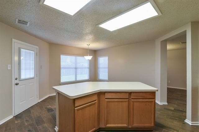 Building Photo - 2106 Delaford Dr