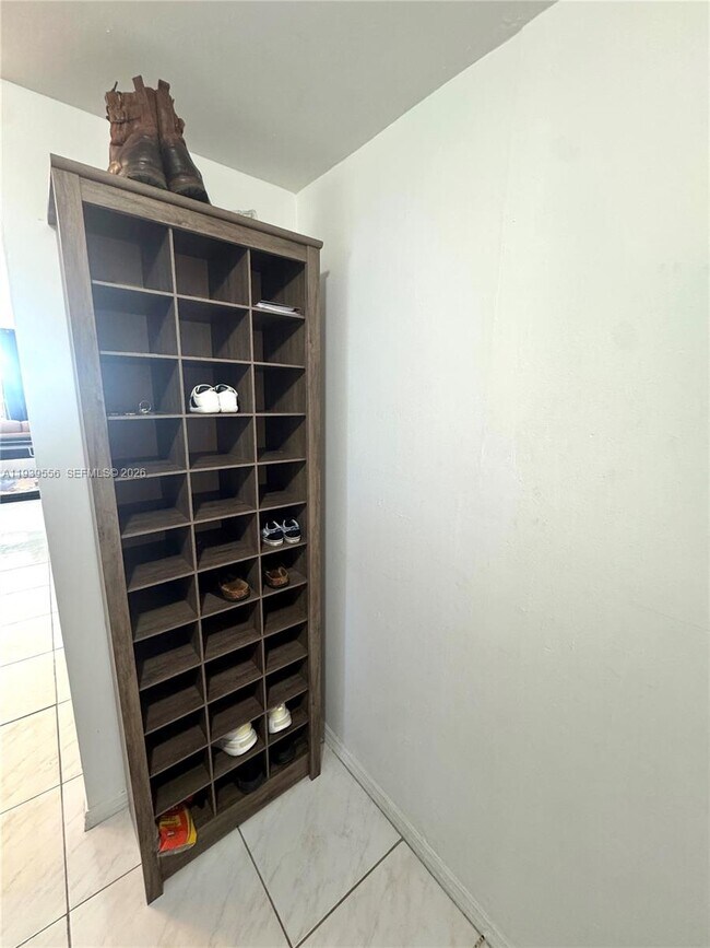 Building Photo - 1750 NE 191st St